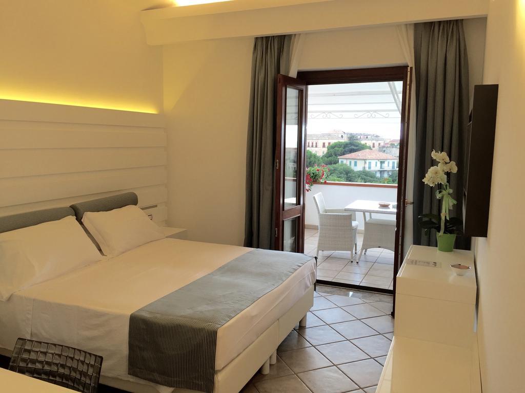 Villa Il Barone Tropea Ruang foto